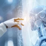 Mão de um robô humanoide tocando ou interagindo com outro robô através de uma superfície digital iluminada por padrões de rede neural.